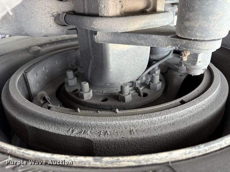 image for item EM6193 2019 Peterbilt 579 semi truck