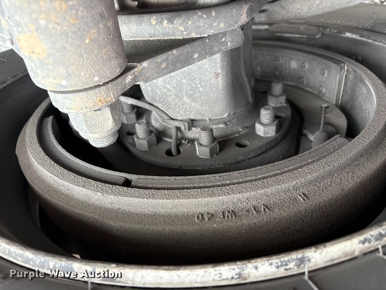 image for item EM6193 2019 Peterbilt 579 semi truck