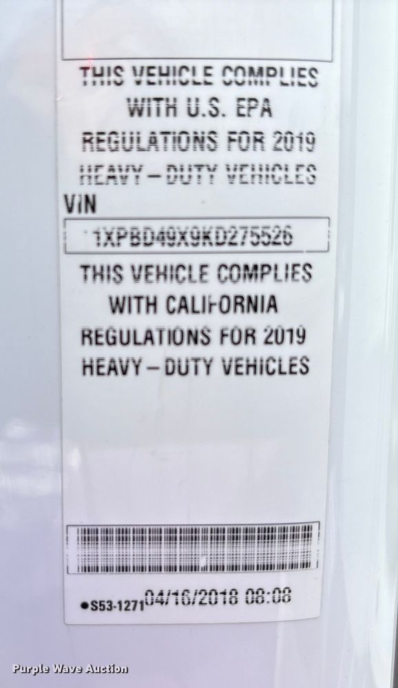 image for item EM6193 2019 Peterbilt 579 semi truck