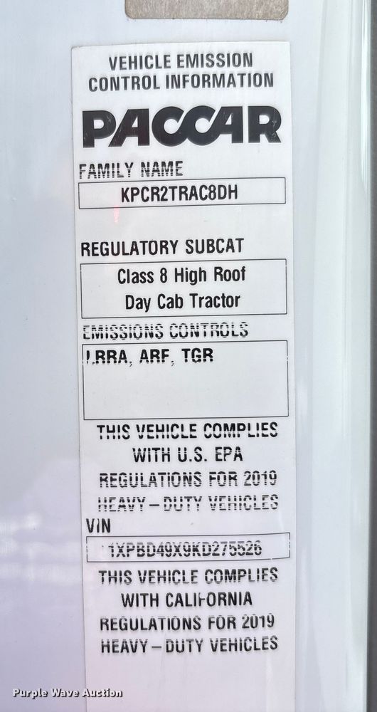 image for item EM6193 2019 Peterbilt 579 semi truck