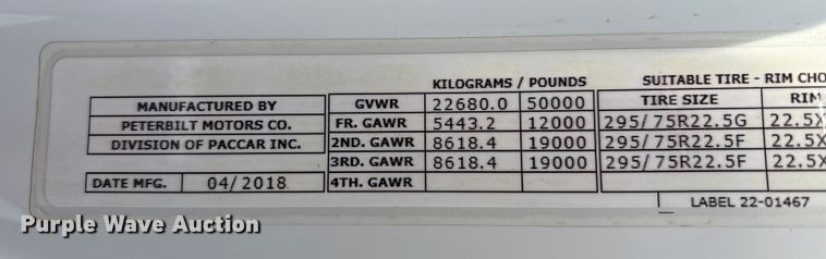 image for item EM6193 2019 Peterbilt 579 semi truck