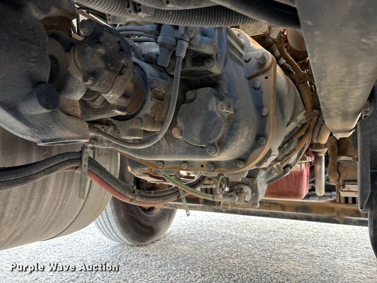 image for item EM6195 2019 Peterbilt 579 semi truck