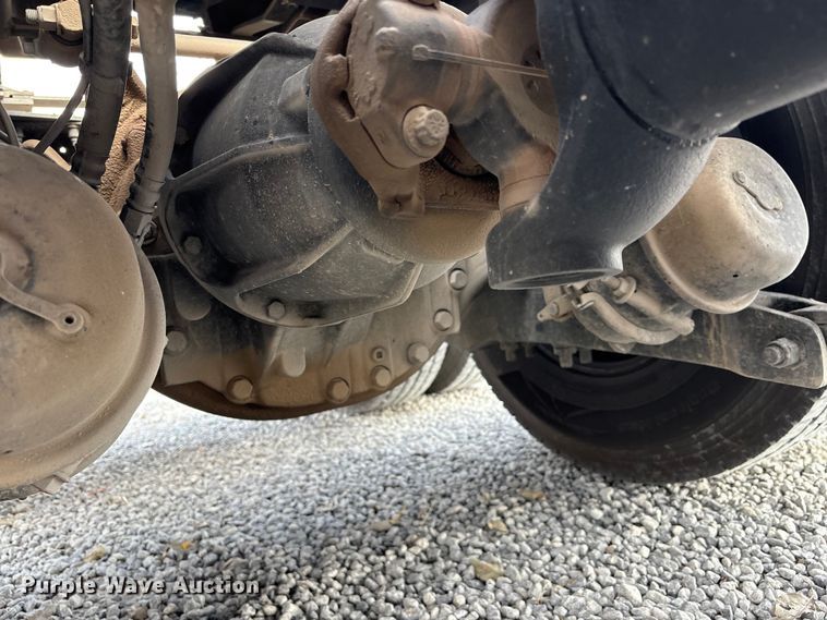 image for item EM6195 2019 Peterbilt 579 semi truck