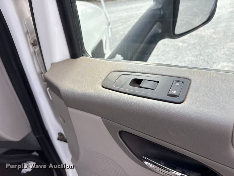 image for item EM6195 2019 Peterbilt 579 semi truck