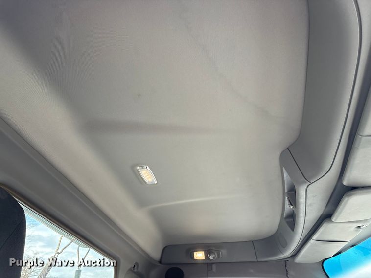 image for item EM6195 2019 Peterbilt 579 semi truck