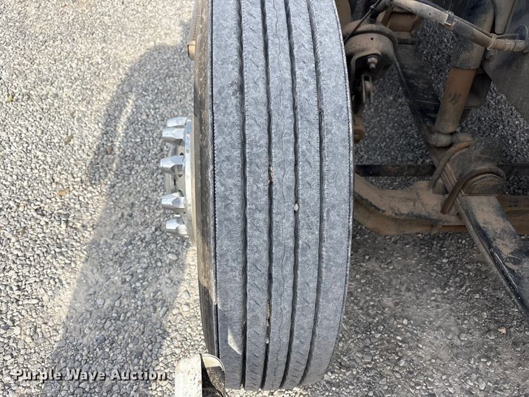 image for item EM6195 2019 Peterbilt 579 semi truck