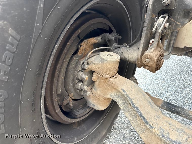 image for item EM6195 2019 Peterbilt 579 semi truck