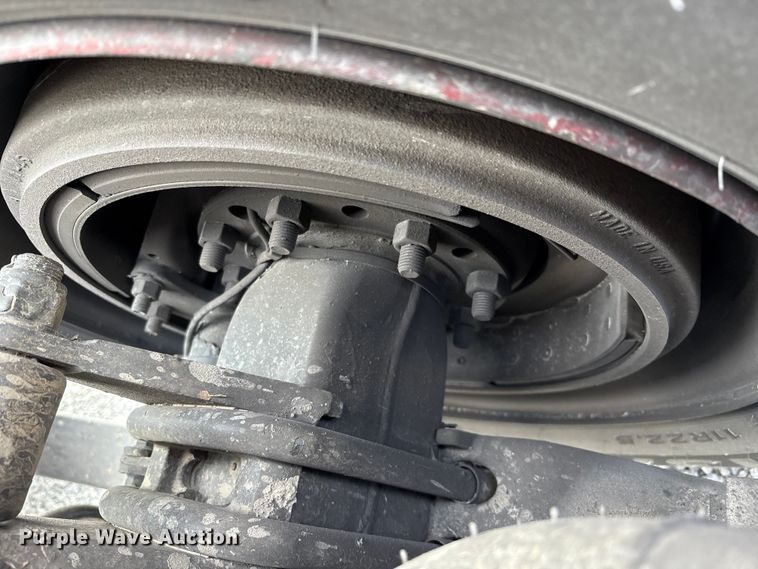 image for item EM6195 2019 Peterbilt 579 semi truck