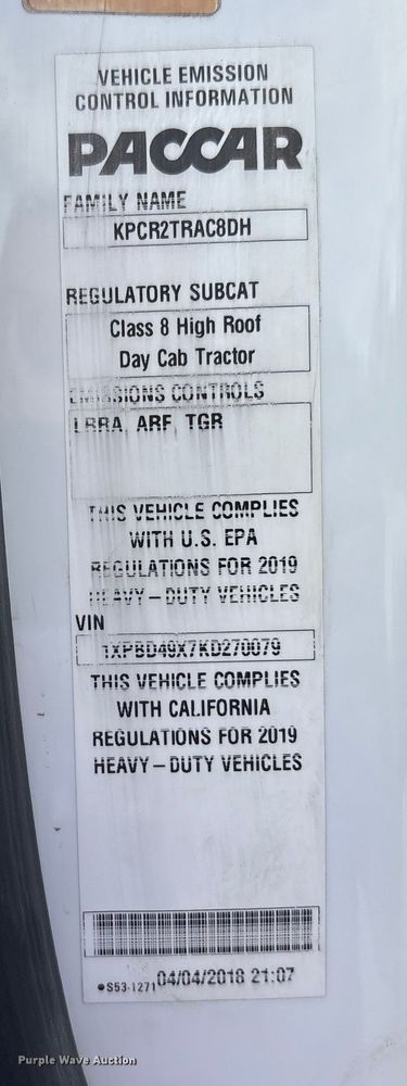 image for item EM6195 2019 Peterbilt 579 semi truck