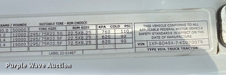 image for item EM6195 2019 Peterbilt 579 semi truck