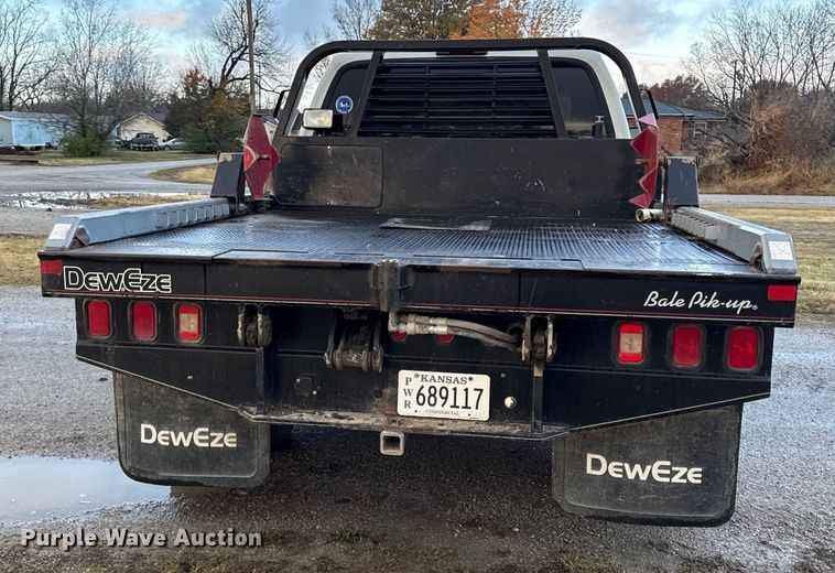 image for item EN0105 2002 Ford F350 Crew Cab bale bed pickup truck