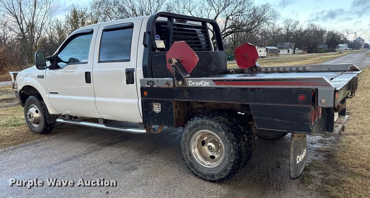 image for item EN0105 2002 Ford F350 Crew Cab bale bed pickup truck