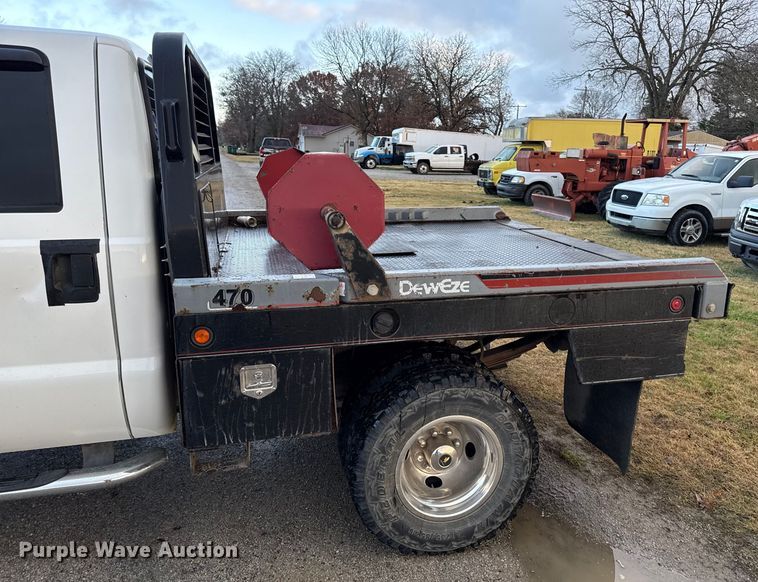 image for item EN0105 2002 Ford F350 Crew Cab bale bed pickup truck