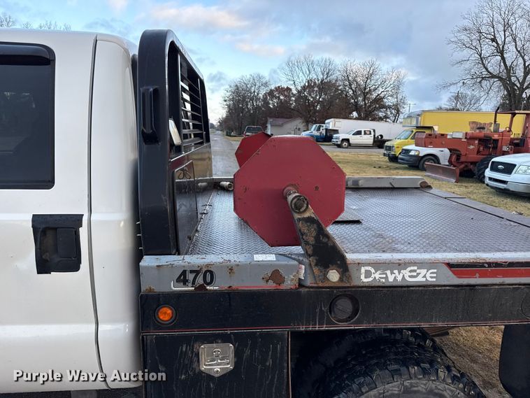 image for item EN0105 2002 Ford F350 Crew Cab bale bed pickup truck