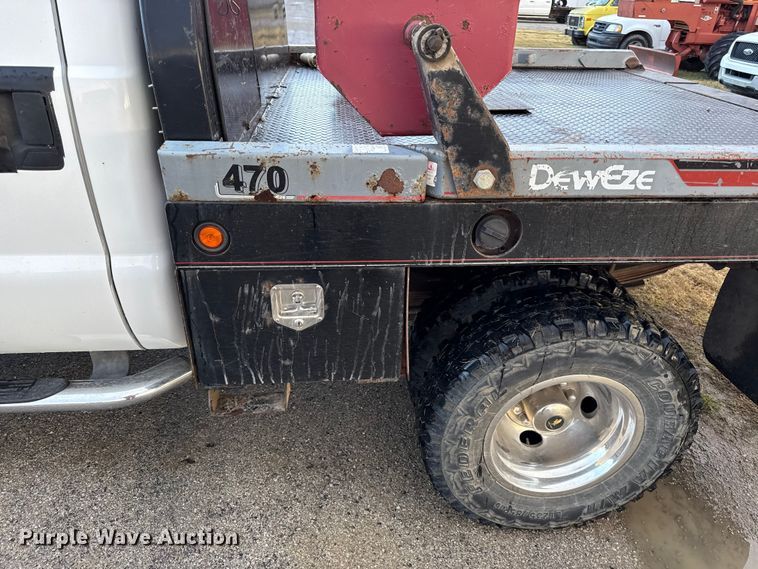 image for item EN0105 2002 Ford F350 Crew Cab bale bed pickup truck