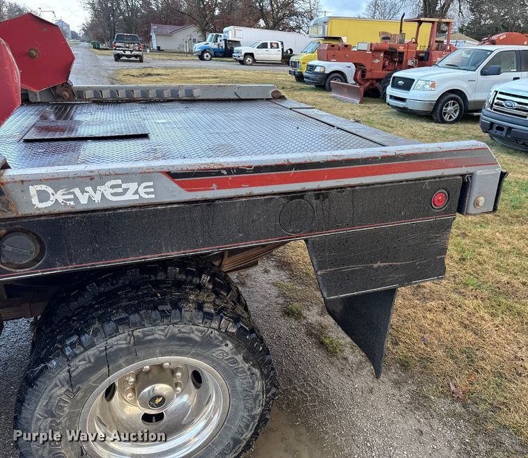 image for item EN0105 2002 Ford F350 Crew Cab bale bed pickup truck