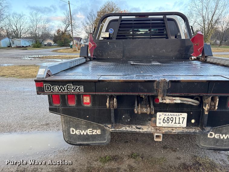 image for item EN0105 2002 Ford F350 Crew Cab bale bed pickup truck