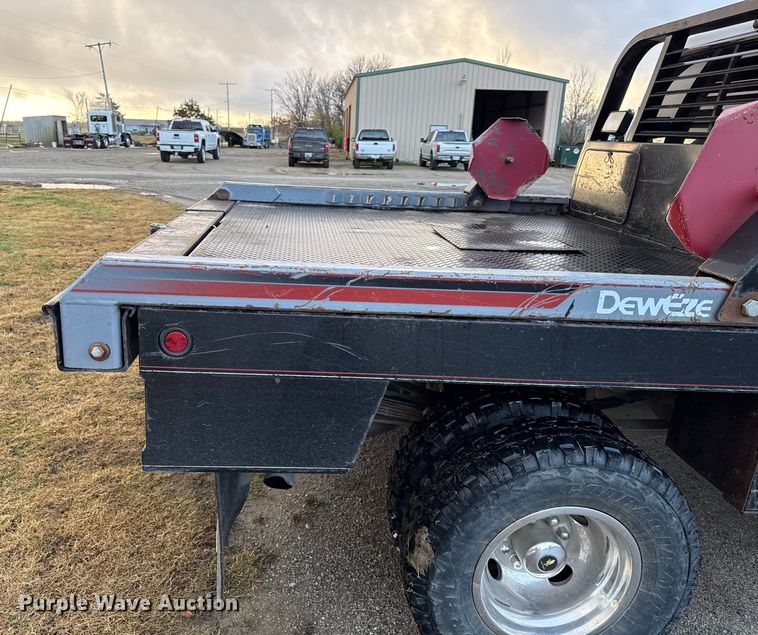 image for item EN0105 2002 Ford F350 Crew Cab bale bed pickup truck