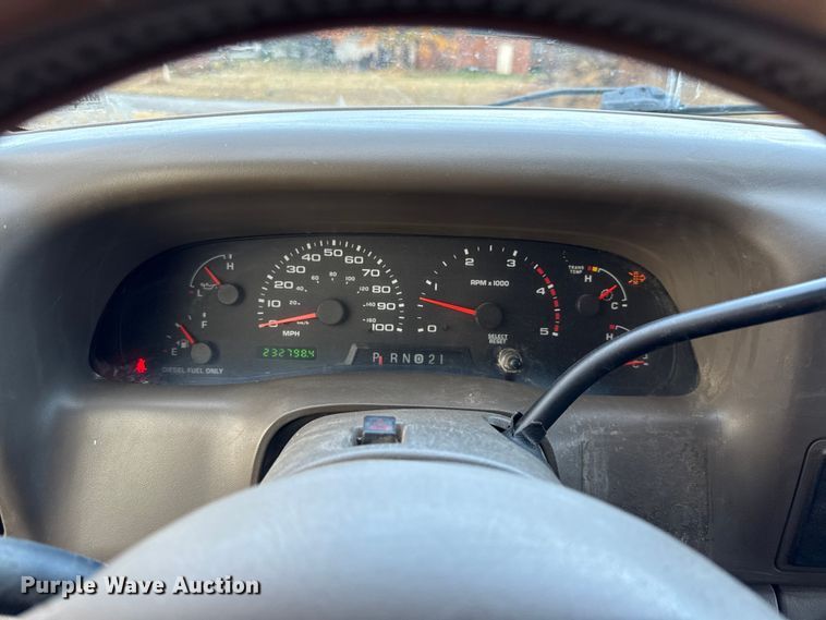 image for item EN0105 2002 Ford F350 Crew Cab bale bed pickup truck