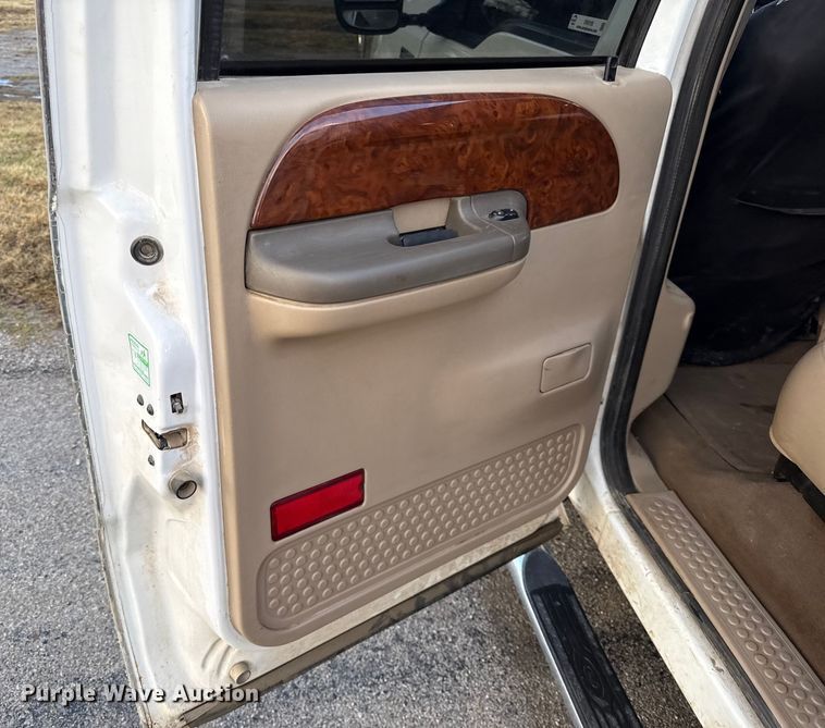 image for item EN0105 2002 Ford F350 Crew Cab bale bed pickup truck