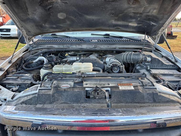 image for item EN0105 2002 Ford F350 Crew Cab bale bed pickup truck