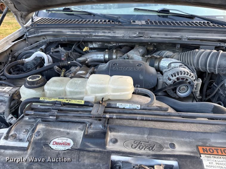 image for item EN0105 2002 Ford F350 Crew Cab bale bed pickup truck