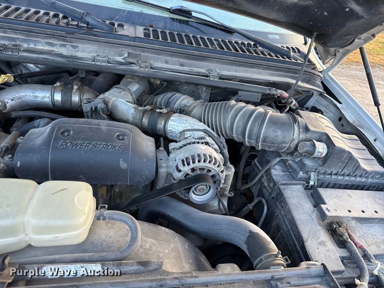 image for item EN0105 2002 Ford F350 Crew Cab bale bed pickup truck