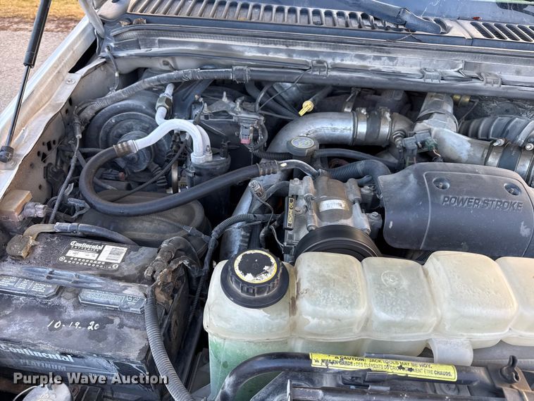 image for item EN0105 2002 Ford F350 Crew Cab bale bed pickup truck