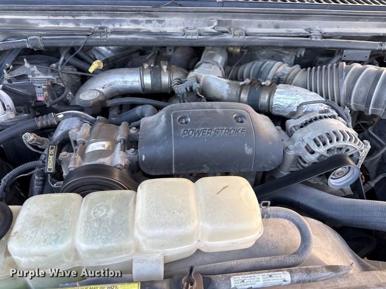 image for item EN0105 2002 Ford F350 Crew Cab bale bed pickup truck