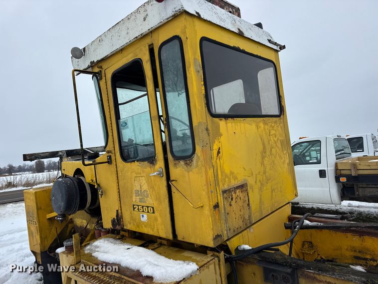 image for item EN0753 AG-Chem Big A 2500 applicator cab and chassis