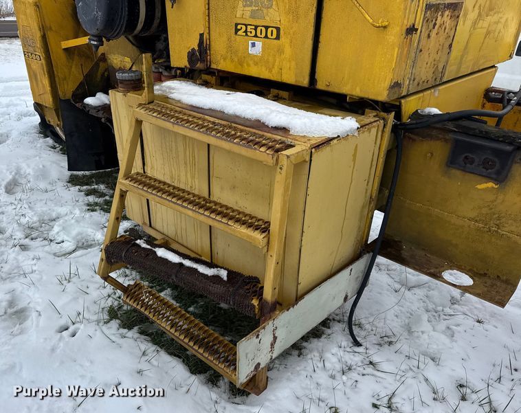 image for item EN0753 AG-Chem Big A 2500 applicator cab and chassis