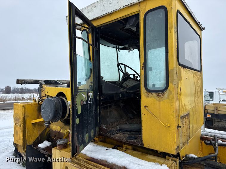 image for item EN0753 AG-Chem Big A 2500 applicator cab and chassis