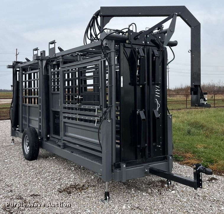 image for item EN5826 RBW Rancher XL livestock squeeze chute