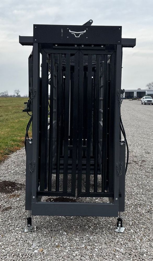 image for item EN5826 RBW Rancher XL livestock squeeze chute