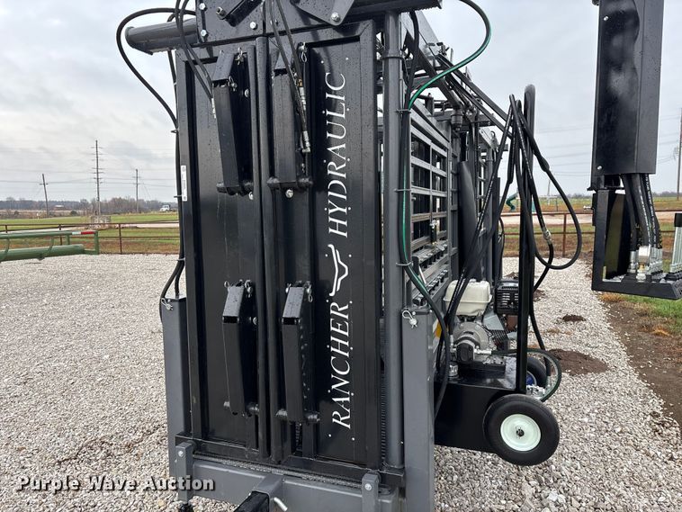 image for item EN5826 RBW Rancher XL livestock squeeze chute