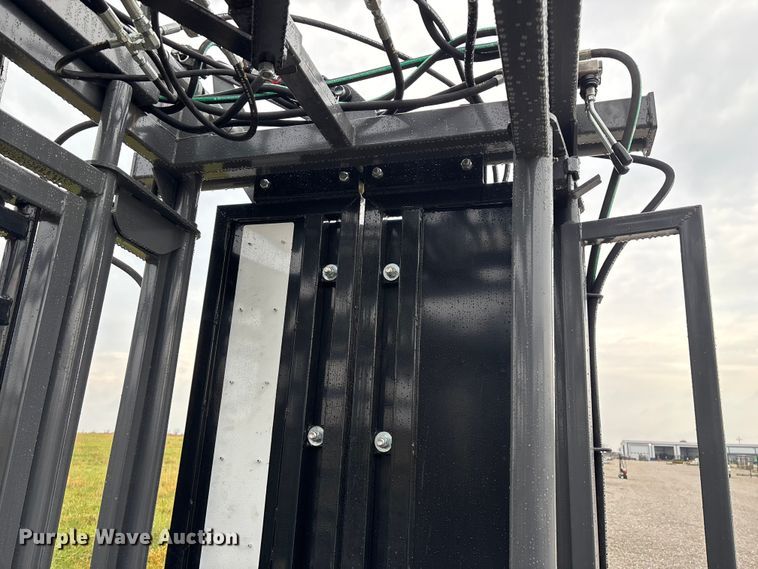 image for item EN5826 RBW Rancher XL livestock squeeze chute