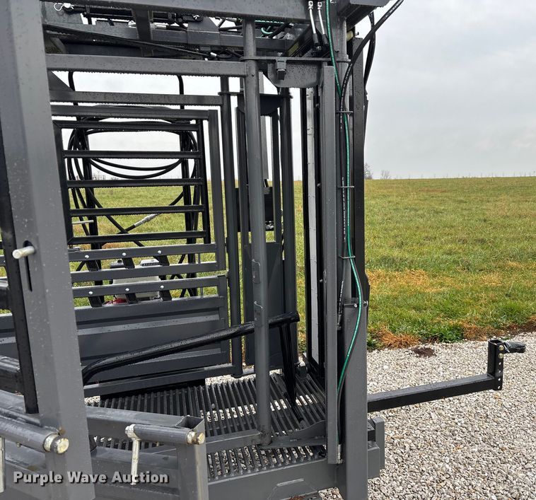 image for item EN5826 RBW Rancher XL livestock squeeze chute