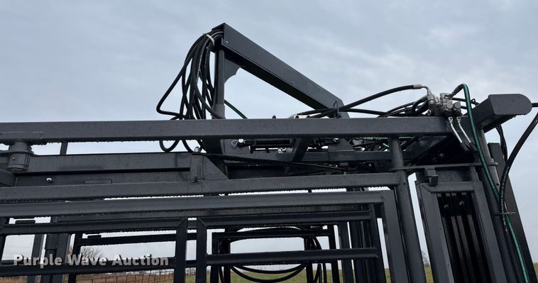 image for item EN5826 RBW Rancher XL livestock squeeze chute