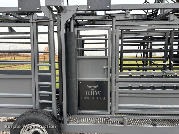 image for item EN5826 RBW Rancher XL livestock squeeze chute