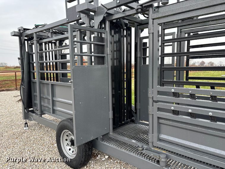 image for item EN5826 RBW Rancher XL livestock squeeze chute