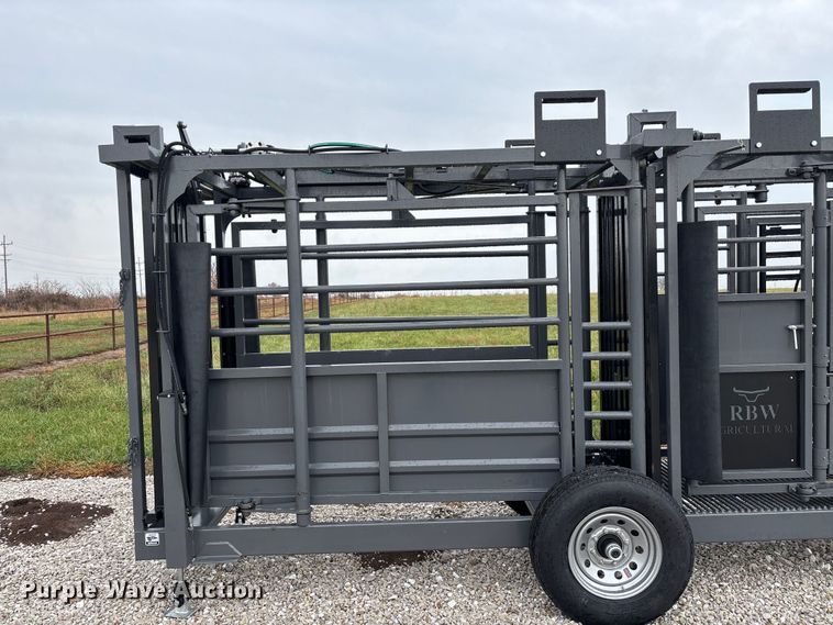 image for item EN5826 RBW Rancher XL livestock squeeze chute