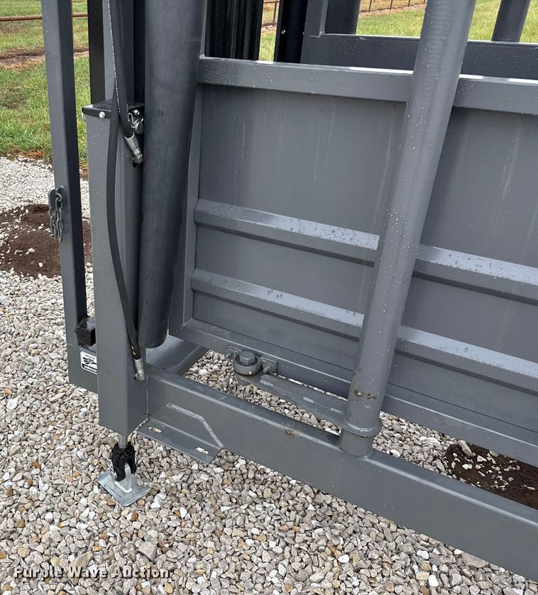 image for item EN5826 RBW Rancher XL livestock squeeze chute