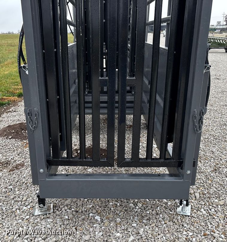 image for item EN5826 RBW Rancher XL livestock squeeze chute