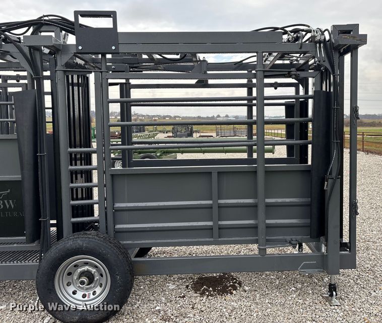 image for item EN5826 RBW Rancher XL livestock squeeze chute