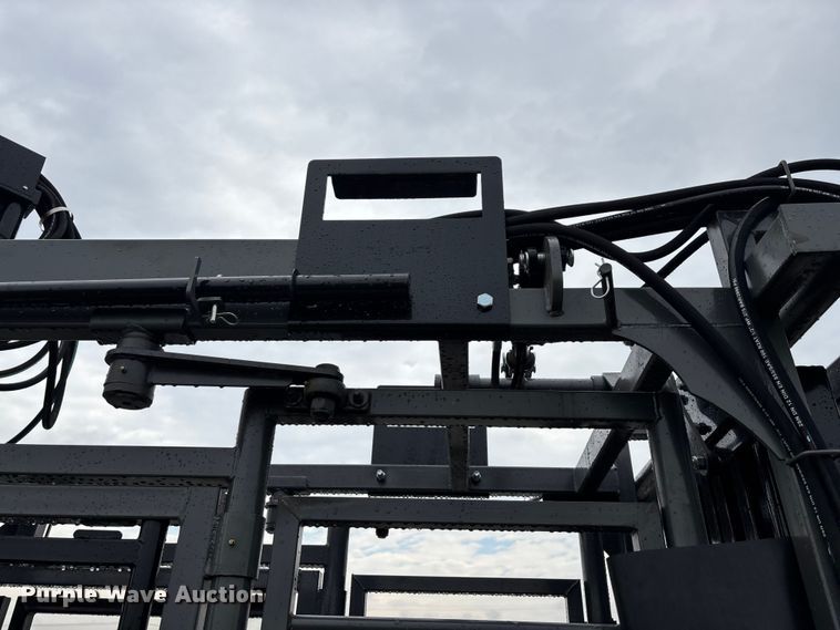 image for item EN5826 RBW Rancher XL livestock squeeze chute