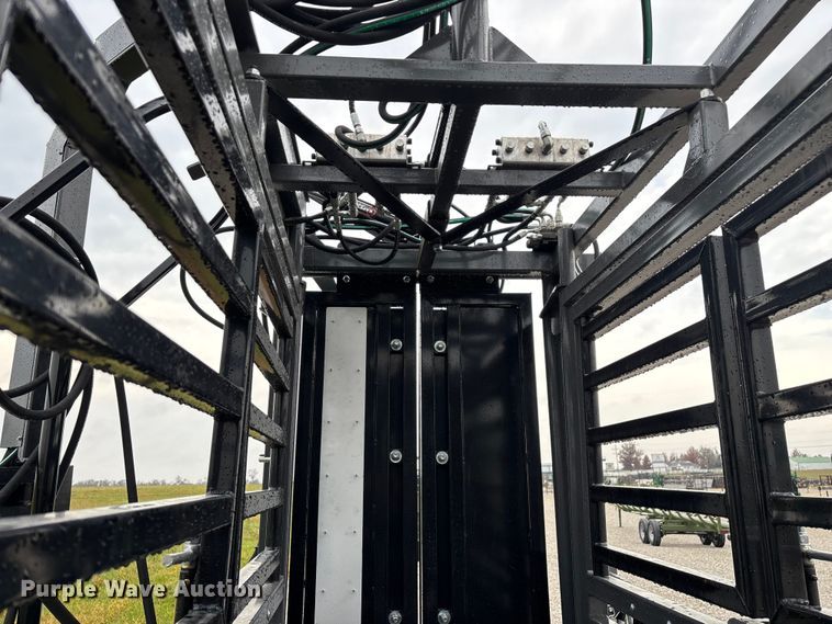 image for item EN5826 RBW Rancher XL livestock squeeze chute