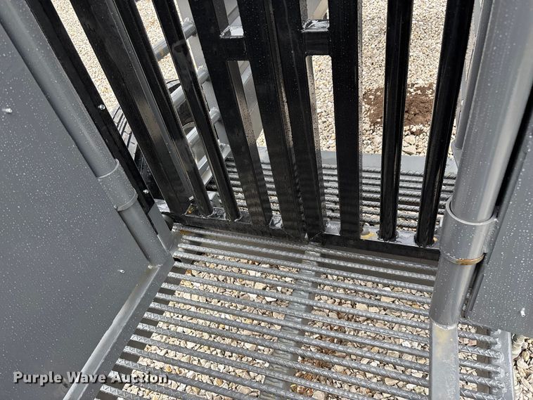 image for item EN5826 RBW Rancher XL livestock squeeze chute