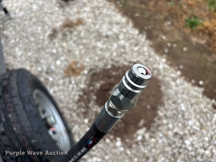 image for item EN5826 RBW Rancher XL livestock squeeze chute