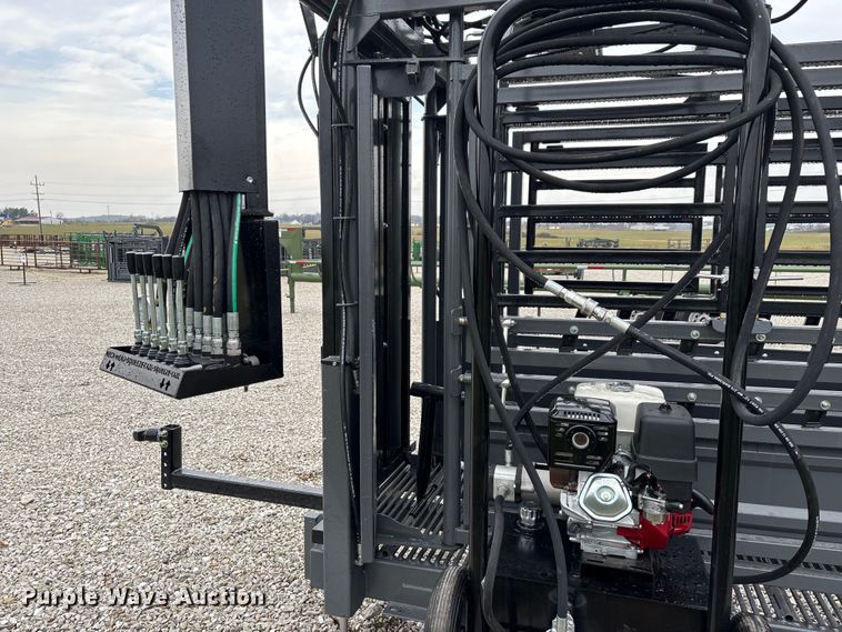 image for item EN5826 RBW Rancher XL livestock squeeze chute