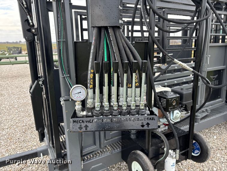 image for item EN5826 RBW Rancher XL livestock squeeze chute